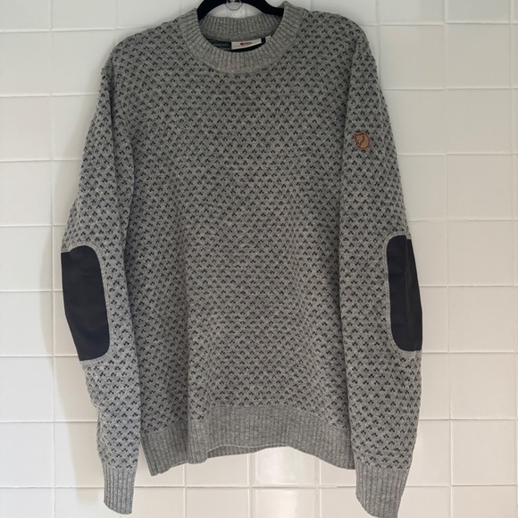 Fjallraven Mens Wool Sweater Gray Patterned Elbow Patches Outdoor Knit - Picture 1 of 11